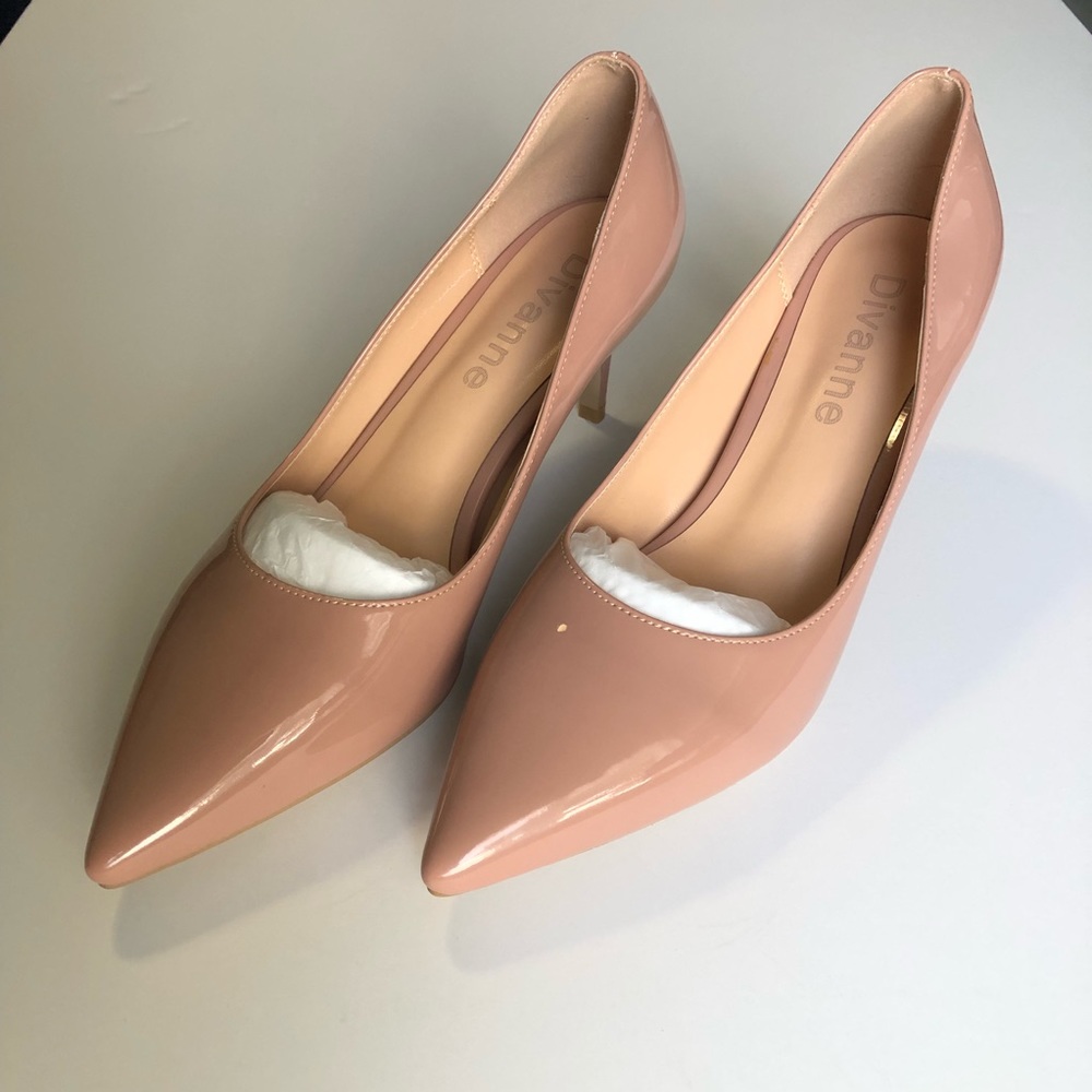 NWT Divanne Women's Stiletto Pointy Toe Heel Color Taupe Size 8